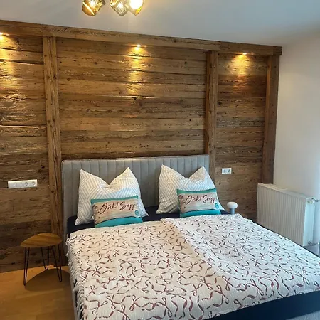 Onkl Sepp - Magic Moments Am Faakersee Seeparadies